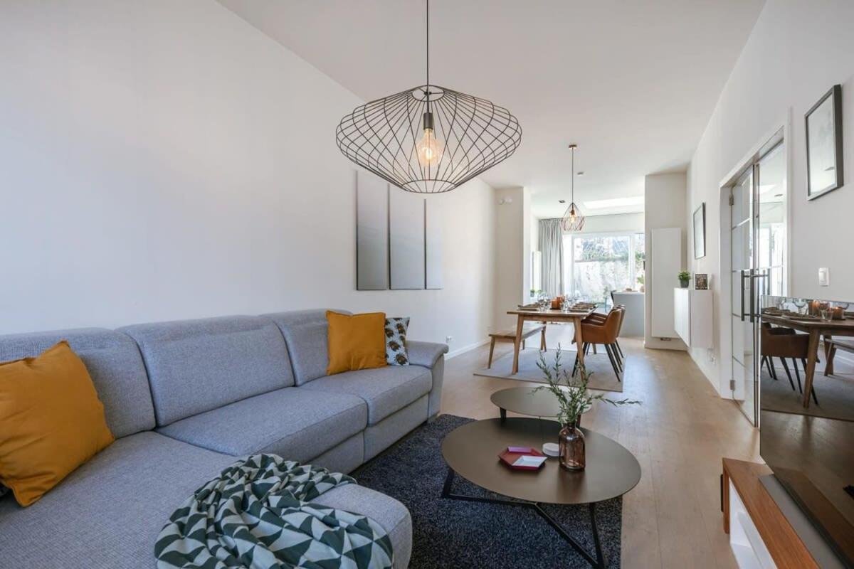 House With Large And Sunny Terrace *